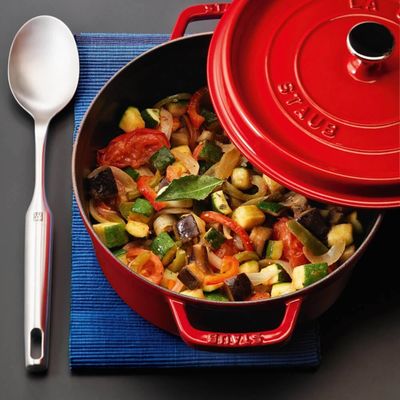 Staub Topf rund Vitamin Kirschrot 6.7 lt. 28cm Bild 6