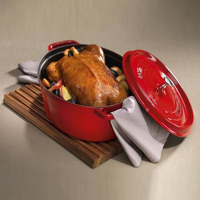 Staub Topf oval Vitamin Kirschrot 6.5 lt. 33cm Bild 8